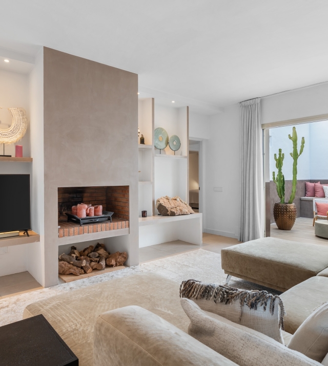 Resa Estates Paco for sale te koop finca paddel Ibiza living.jpg